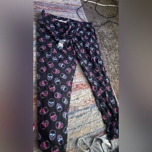 No Boundaries Skull Leggings. Very cute and Brand New